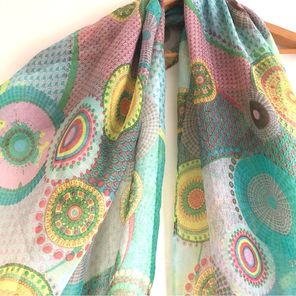 Beautiful Vintage Mandala Pattern Scarf with Muted Colourful Tones. - Picture 2 of 3